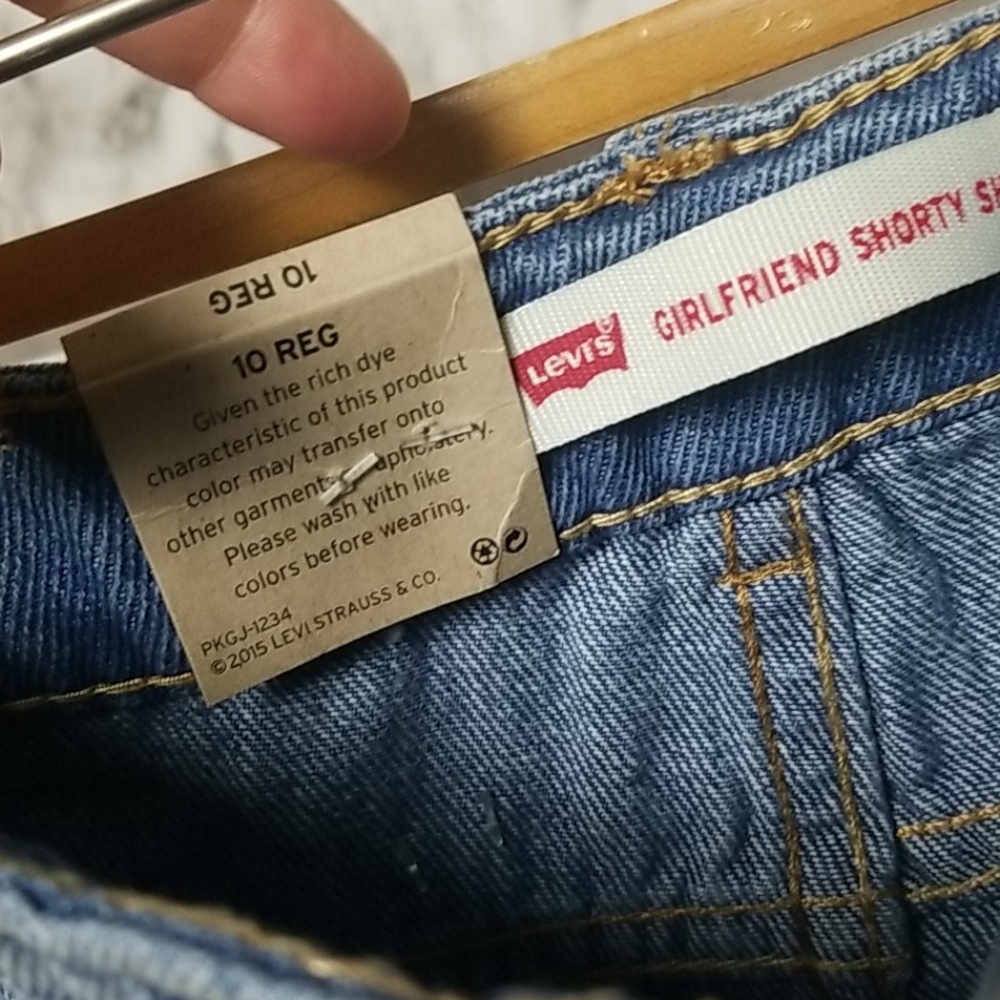 Levi's Girlfriends Shorty Short - Picture 7 of 7